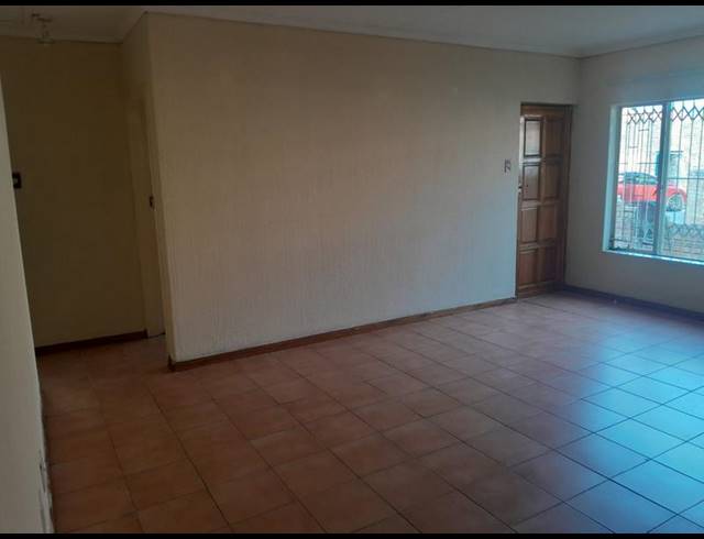 2 BEDROOM PROPERTY TO RENT IN PENINA PARK